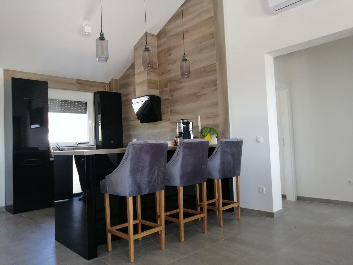 Villa Orao Kaštel Novi Exteriér fotografie