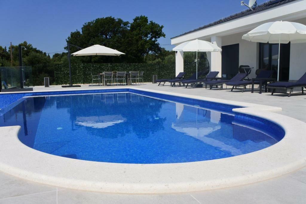 Villa Orao Kaštel Novi Exteriér fotografie